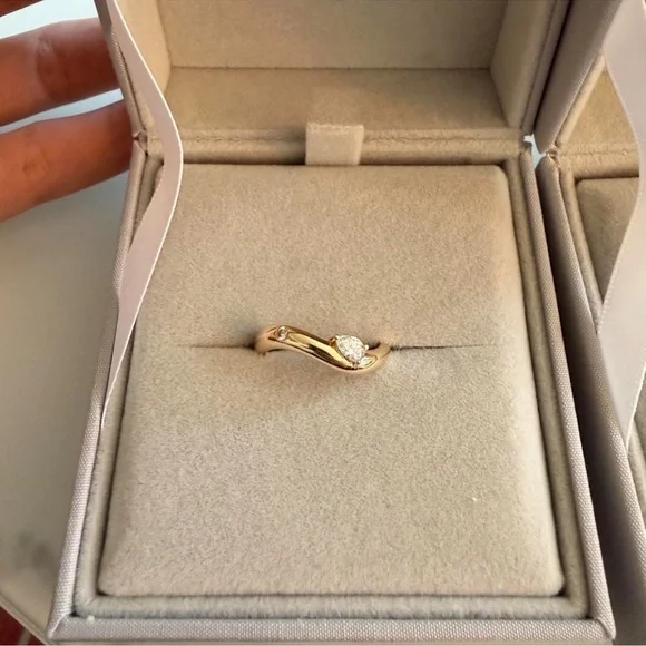 Elegant Gold and Silver Women's Ring Set - Picture 4 of 7